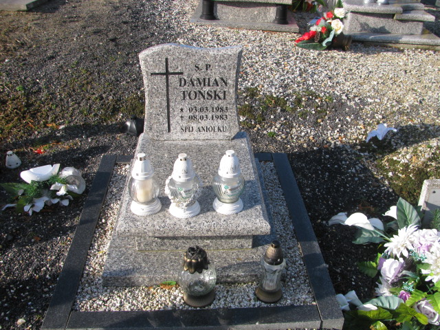 Grób Damian Toński
